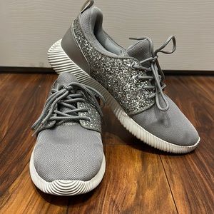 CAPE ROBBIN Sparkly Fashion Sneaker